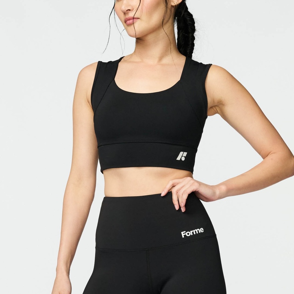 Forme Power Bra as seen on Taylor swift.